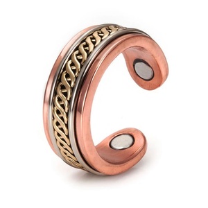 Bracelet magnétique artisanal en métaux mélangés pour le bien-être, bracelet magnétique thérapeutique avec design tressé - Product Image 2