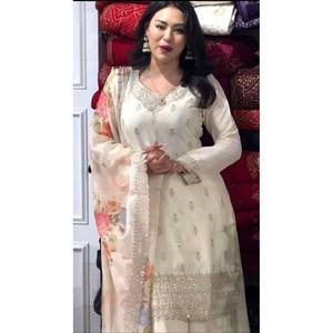 Beau travail haut-bas et ensemble Dupatta pour femmes avec séquence de broderie lourde - Product Image 2