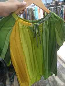 Chemise de luxe à imprimé étoiles abstrait, col en V, élégante, vert sarcelle profond, manches ballon dorées, haut décontracté sophistiqué pour femme, printemps-été - Product Image 2