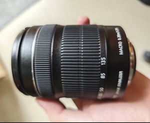 Lente de Zoom Teleobjetivo EF-S 18-135 mm F3.5-5.6 IS STM para Cámaras con Formato APS-C - Product Image 3