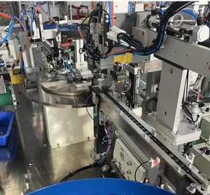 Máquina de Ensamblaje de Componentes de Hardware Totalmente Automática DaZhan de 4 Estaciones y 3 Componentes, Tiempo de Ciclo de 5 Segundos, Excelente Construcción - Product Image 6