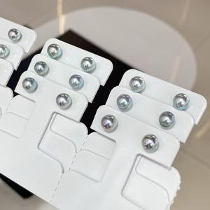 Pendientes de Perlas Akoya de Agua Salada de 6-7 mm, Casi Circulares, No Seccionadas, Azul Eléctrico con Aguja de Plata - Product Image 4