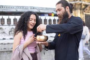 ชุดขันเสียงทิเบต Omm Sound - ขันทองเหลืองแท้ทำมือสไตล์อาร์ตเดโคสำหรับการทำสมาธิ เหมาะสำหรับเทศกาลอีสเตอร์ วันรับปริญญา และวันเกิด - Product Image 4