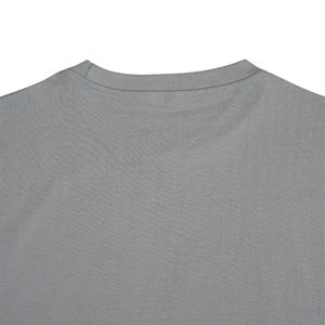 เสื้อยืดคอกลมแขนสั้นทรงปกติสำหรับผู้ชาย ผ้าเจอร์ซีย์เนื้อแน่น 220 กรัม ผลิตจากผ้าฝ้าย 100% ระบายอากาศได้ดี เป็นมิตรต่อสิ่งแวดล้อม พิมพ์ลายดิจิตอลด้านหน้า - Product Image 4