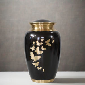 Urnes funéraires en laiton de qualité supérieure gravées à la main pour cendres humaines, urnes en laiton personnalisées, urnes en laiton artisanales pour cendres d'adultes, vente en gros - Product Image 5