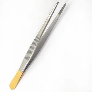 Pince à pansements TC 5,5'' (14 cm) droite en acier inoxydable allemand, manuelle, pour usage médical et chirurgical - Product Image 2