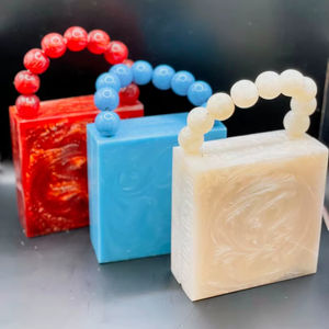 กระเป๋าคลัทช์เรซิ่นขนาดเล็กประดับลูกปัด Candy Pop คอลเลคชั่น - Product Image 2