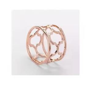 Porte-serviettes décoratif en métal pour la décoration de table de mariage et de fête - Product Image 1