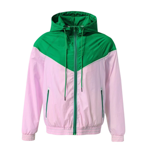 Veste coupe-vent imperméable à fermeture éclair intégrale AKA UV à changement de couleur, motif chevron réactif vert, blanc, rose clair, imprimé à capuche - Product Image 1