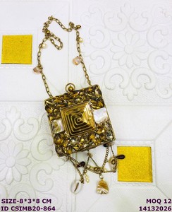 Pochette de Soirée Miniature de Luxe Faite à la Main Ornée de Cristaux et de Coquillages pour Femmes |   Sac à main de soirée de créateur - Product Image 2