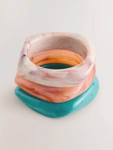 H a CRAFT Women's Classic Resin Handmade <b>Bangle</b> <b>Bracelet</b> with Carved Floral Design for Party Occasions - Product Image 4
