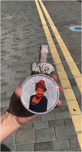 Colgante de Plata de Ley 925 con Foto Personalizada Estilo Hip Hop, Colgante de Recuerdo con Diamantes y Moissanita Redonda, Regalo para Hombre - Product Image 2