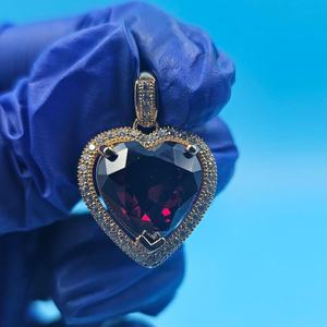 Colgante de Moissanita con Corte Corazón, Bañado en Oro de 18K, Engaste de Bisel, Joyería Romántica para Mujer, Colgante Solitario para Uso Diario - Product Image 1