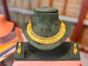 24 Carat Gold Necklace and <b>Earring</b> Set Vintage Style Women's Gift for Weddings Parties Engagements Anniversaries - Product Image 5