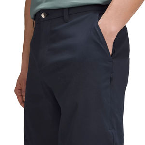 Shorts chino pour homme, coupe ajustée, coton léger, pour usage quotidien, avec poches, couleur unie, légers, respirants, logo personnalisé - Product Image 4