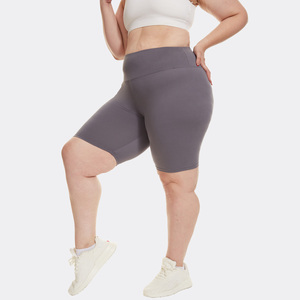 Shorts pour femmes à taille haute en tricot gris uni, coupe sportive, fermeture élastique, respirant, coupe régulière - Product Image 6