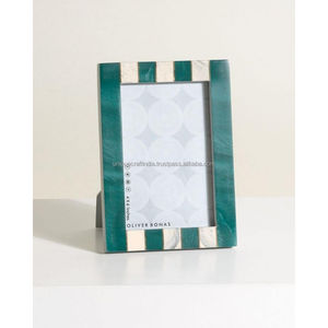 Marco de Fotos de Madera Hecho a Mano con Incrustaciones de Mármol Verde Azulado y Rayas Blancas, Decoración Moderna y Elegante para el Hogar - Product Image 1