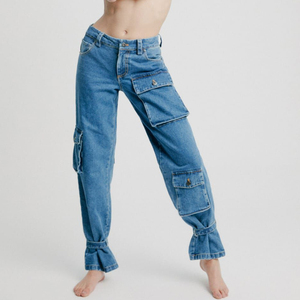 Pantalon en jean respirant de haute qualité pour femmes grandes tailles avec broderie de patch personnalisée, coupe ample et décoration boutonnée - Product Image 5