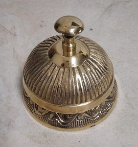Cloche de table en laiton, cloche de réception d'hôtel, cloche de service pour bureau et école, cloche de bureau vintage en laiton antique, cloche de service de bureau13 - Product Image 3