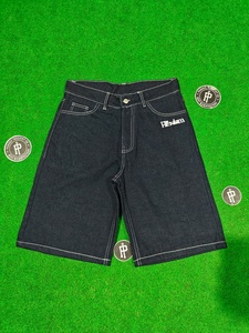 Shorts en jean personnalisés avec logo brodé sur la poche arrière, style Y2K, bleu classique, pour hommes, coupe ample, denim selvedge, style hip-hop. - Product Image 1