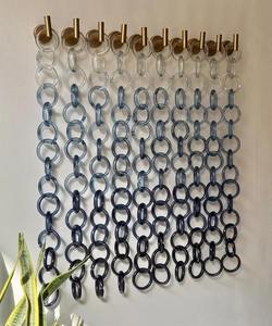 Décoration murale en chaîne de maillons en résine, colorée, traditionnelle, grande, transparente, écologique, modelée à la main, personnalisable - Product Image 1