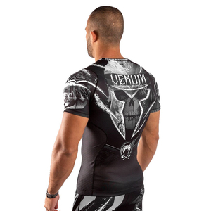 เสื้อแรชการ์ดแขนยาวสำหรับผู้ชาย พิมพ์ลายแบบ Heat-Transfer สีตัดต่อ ป้องกันรังสียูวี ระบายอากาศได้ดี แห้งเร็ว ต้านเชื้อแบคทีเรีย เป็นมิตรกับสิ่งแวดล้อม - Product Image 4