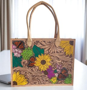 Bolso Tote de Cuero Repujado con Diseño Floral Hecho a Mano para Mujer, Bolso de Hombro de Cuero Genuino Pintado a Mano - Product Image 1