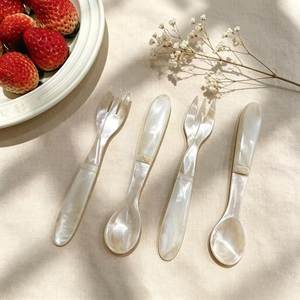 Cuillère à caviar en nacre personnalisée, qualité supérieure, coquille de nacre naturelle pour service gastronomique - Product Image 5