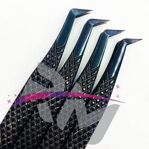 Pince à épiler professionnelle RMI pour cils, marque privée, en acier inoxydable noir, avec pointe en fibre et étiquette personnalisée, prise en main parfaite, longueur 10 mm - Product Image 2