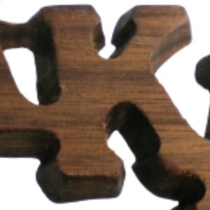 Pin de solapa de madera AKA con letras, acabado marrón, para bolsos, sombreros, accesorio de hermandad griega - Product Image 4