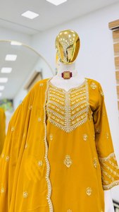 ชุดส่าหรีปักลายสีเหลืองสำหรับผู้หญิง ผ้าจอร์เจตต์ฟ็อกซ์ แบบกลับด้านได้ แห้งเร็ว ไม่ยับ เหมาะสำหรับงานปาร์ตี้และงานแต่งงาน - Product Image 2