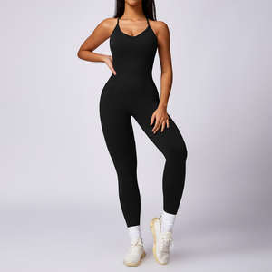 Combinaison de yoga une pièce pour femmes grandes tailles, avec effet froncé aux fesses et pantalon évasé, vêtements de sport personnalisables avec logo - Product Image 5