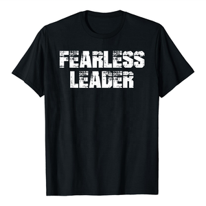 Camiseta atlética elegante para hombre con un aspecto moderno de ropa deportiva adecuada para entrenamientos de gimnasio, correr y atuendos activos informales. - Product Image 1