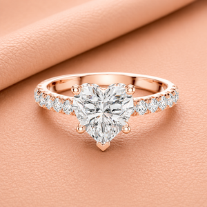 Bague de fiançailles en or rose avec diamant de laboratoire taille cœur, design solitaire romantique, sertie à griffes, luxe, plaqué rhodium, or massif 14K - Product Image 1
