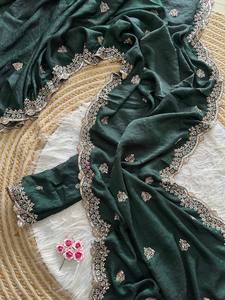 Grand Sari en Soie Moderne pour Fêtes d'Hiver, Broderie de Perles Dorées et Sequins, Blouse Cousue à la Main, Prêt-à-Porter, Sari Indien pour Femme - Product Image 5