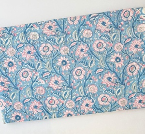 Tissu en coton tricoté uni de poids moyen résistant à l'eau Sanganer LEGACY FABRICS pour la confection de sacs et de textiles de maison à motifs floraux (vente en gros) - Product Image 1
