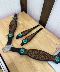Licol en cuir occidental tendance 2026 avec imprimé léopard et conchos turquoise pour l'équitation - Product Image 5