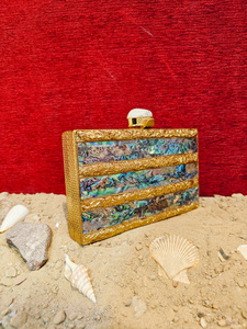 Pochette indienne artisanale rayée en nacre d'ormeau avec bandes superposées en laiton, sac de soirée de luxe, accessoire de mode. - Product Image 2