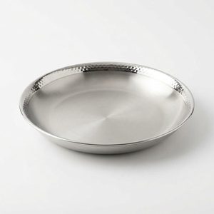 Assiette à salade artisanale durable en acier inoxydable 304, 23 cm, finition satinée brillante, bord martelé Rudra, pour la décoration de la maison et l'utilisation hôtelière - Product Image 3