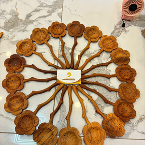 Cuillère en bois massif du Vietnam pour la décoration de cuisine et la préparation de recettes culinaires traditionnelles 99 Gold Data Co - Product Image 1