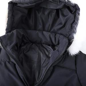 Veste matelassée noire à capuche avec garniture en fourrure blanche, fermeture éclair, coupe-vent, manteau d'hiver unisexe, couleur unie, coupe classique - Product Image 4