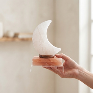 Lámpara de Sal del Himalaya Blanca Hecha a Mano con Forma de Luna, Luz de Noche de Cristal Natural para Dormitorio y Sala de Estar - Product Image 2