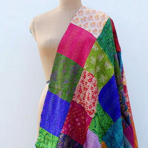 Bufandas y Chales Tradicionales Hechos a Mano para Mujer, Elegantes y Atemporales, Reversibles, de Seda y Algodón con Bordado Kantha, Nueva Tendencia - Product Image 1