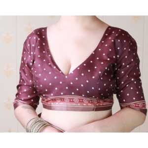 Sari de Seda Tussar con Estampado de Figuras Kalamkari, Color Granate, con Borde Tejido con Hilo Zari, Tejidos de Primera Calidad, 450g - Product Image 1