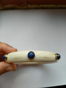 Bracelet géométrique moderne en os poli, éco-responsable, fait main par Perfect Enterprises - Product Image 4