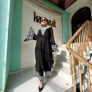 Magnifique Salwar Kameez en coton noir pour les fêtes, taille XL, haut et bas avec dupatta, tenue élégante - Product Image 2