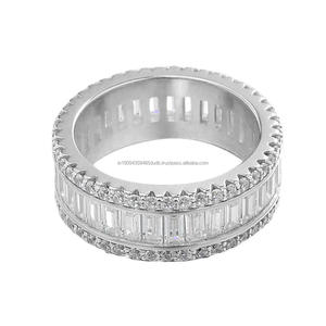Bague de luxe pour homme en moissanite et diamant, en argent sterling 925, avec bande ronde et style baguette, étincelante, vente en gros - Product Image 1