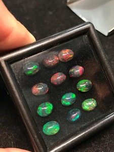 Mehrajudin Gems Opale naturelle éthiopienne cabochon taille ovale 8x6mm, gemme à jeu de couleurs et effet feu pour la fabrication de bijoux - Product Image 5