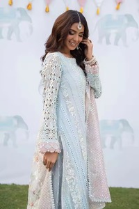 Vestido Anarkali Pakistaní Premium Azul Hielo Brillante, Largo, con Cuerpo Adornado con Cristales y Detalles Intrincados en Plata - Product Image 5