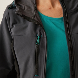 Veste Softshell à Capuche pour Femme – Coupe-Vent Décontractée, Légère, Résistante aux Intempéries, avec Fermeture Éclair Intégrale et Poches Utilitaires – Vente en Gros - Product Image 4